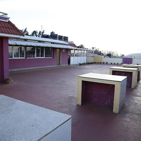 Mmr Holiday Inn ウーティ エクステリア 写真
